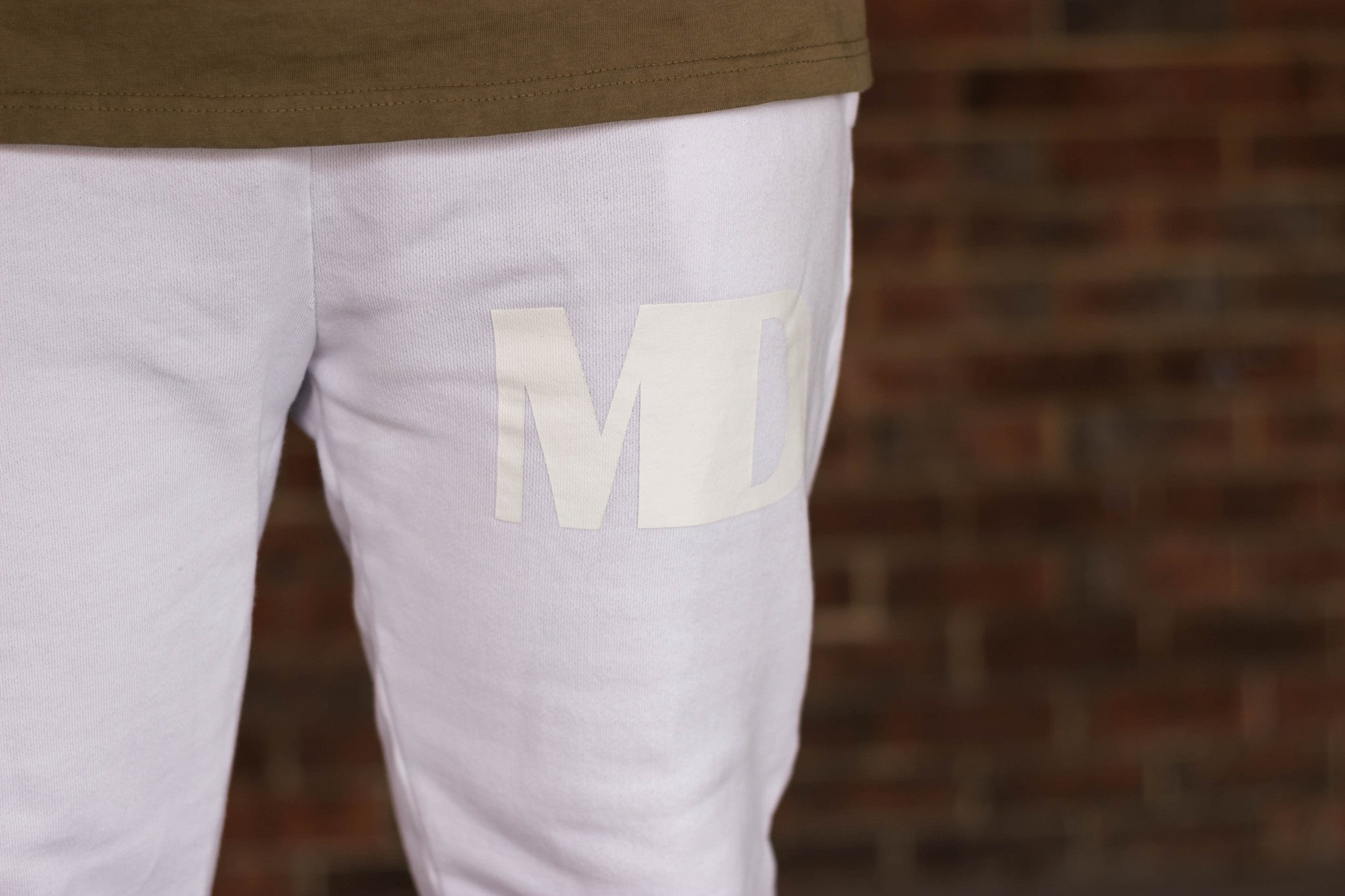 Season 3 Cropped Fitted Sweatpants (Snow)